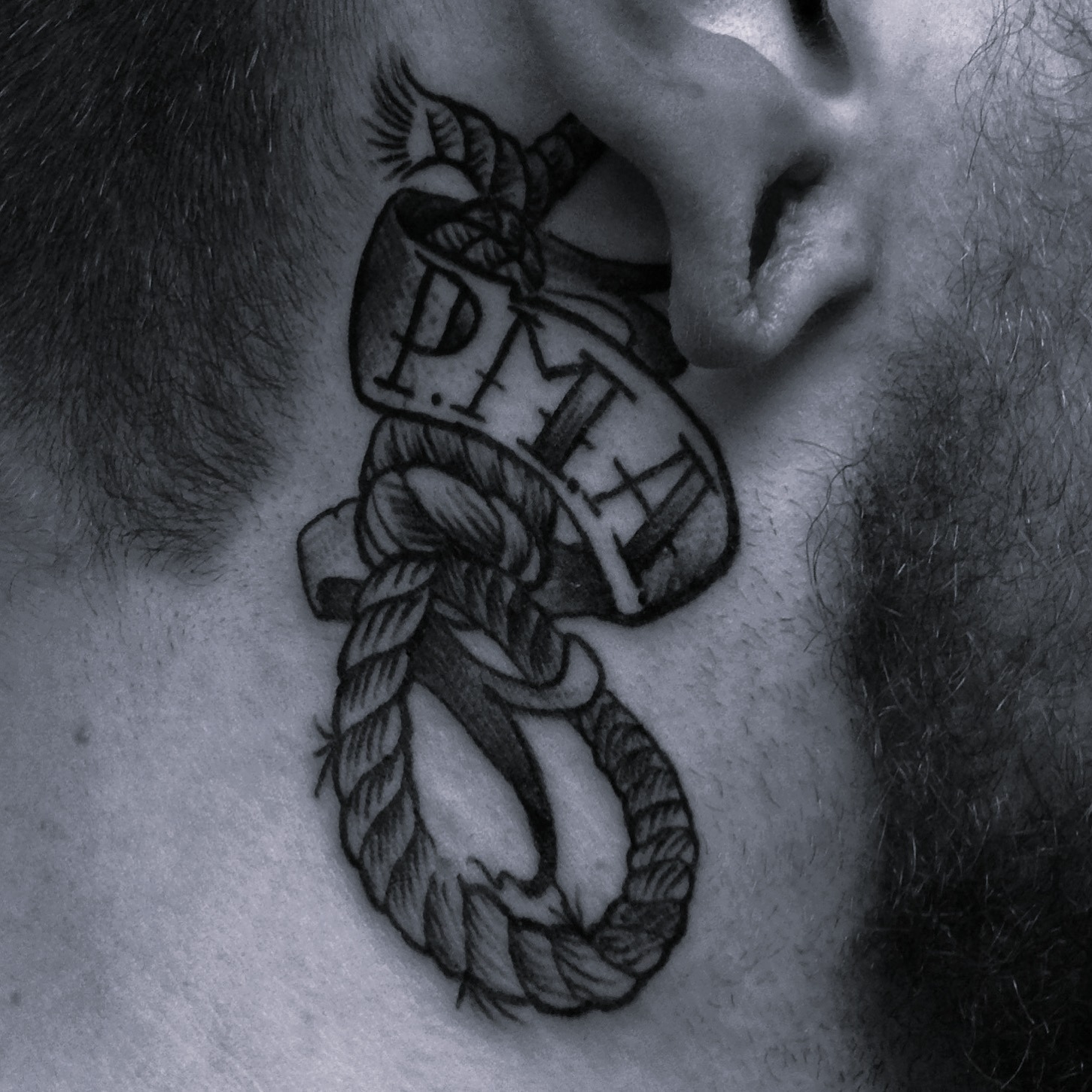 IMG_3784 fül alatti tetoválás