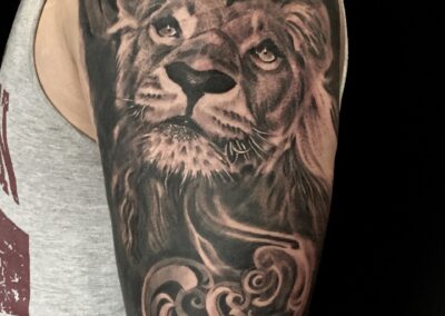 Realisztikus tetoválás